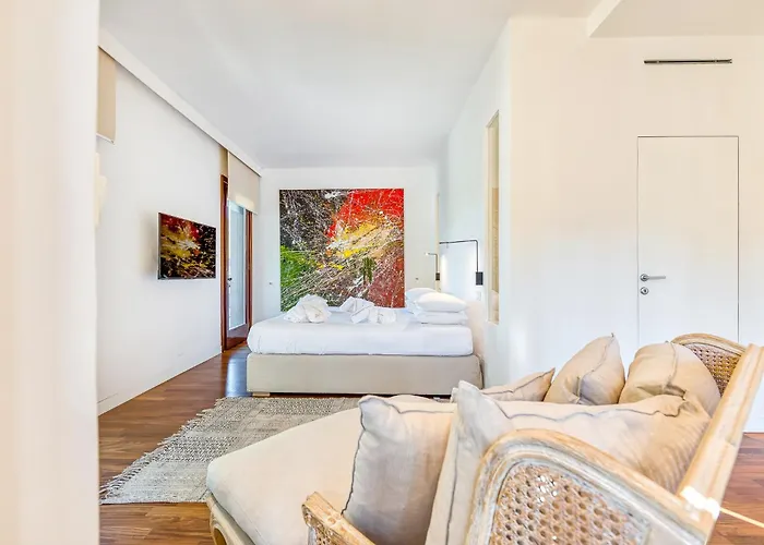 Apartment Skylife Art Gallery Loft - Riverfront Art Sanctuary *