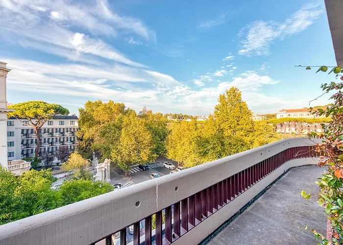 Skylife Art Gallery Loft - Riverfront Art Sanctuary Apartment