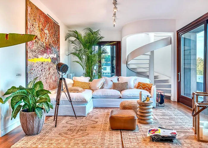 Apartment Skylife Art Gallery Loft - Riverfront Art Sanctuary *