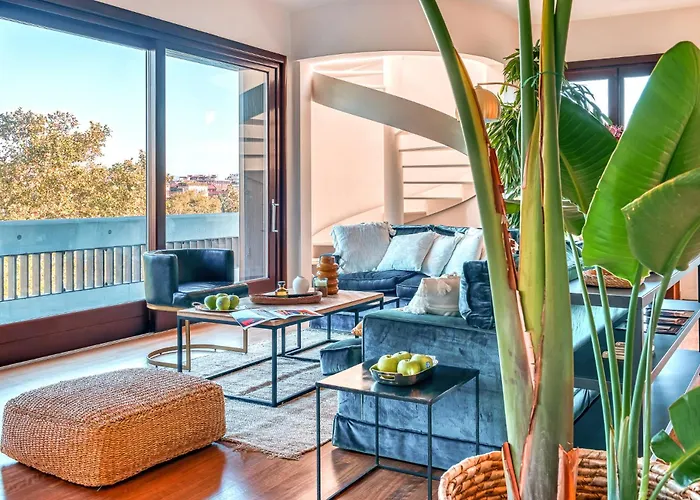 Apartment Skylife Art Gallery Loft - Riverfront Art Sanctuary