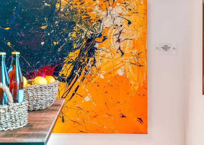 Skylife Art Gallery Loft - Riverfront Art Sanctuary Rom