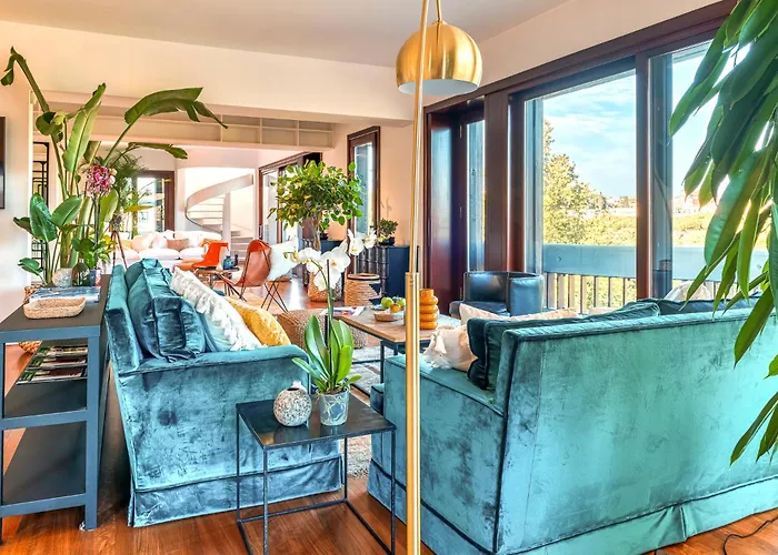 Skylife Art Gallery Loft - Riverfront Art Sanctuary * Rom