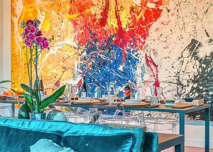Apartment Skylife Art Gallery Loft - Riverfront Art Sanctuary Rom