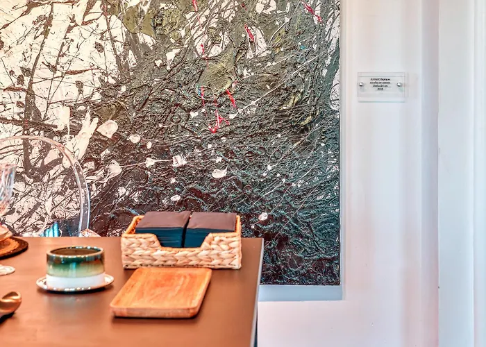 Apartment Skylife Art Gallery Loft - Riverfront Art Sanctuary