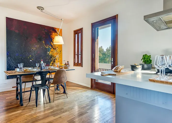 Apartment Skylife Art Gallery Loft - Riverfront Art Sanctuary
