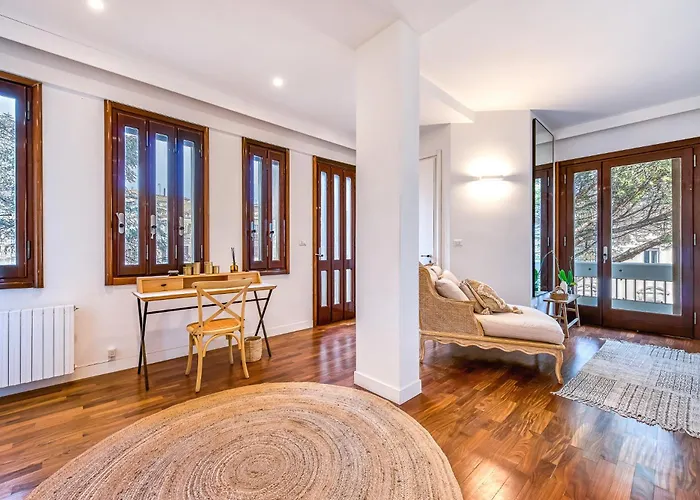 Skylife Art Gallery Loft - Riverfront Art Sanctuary * Rom