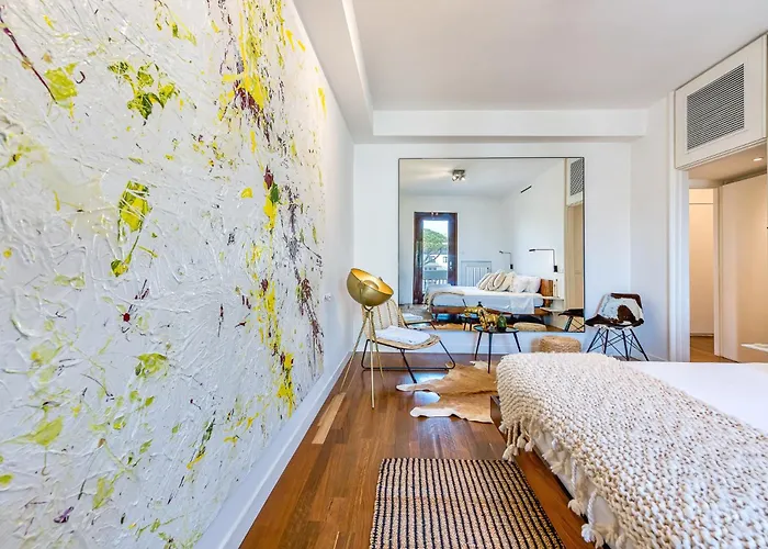 Skylife Art Gallery Loft - Riverfront Art Sanctuary