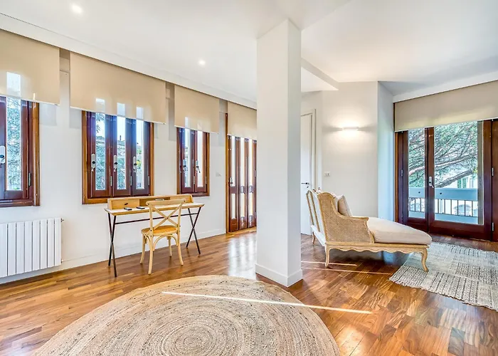 Skylife Art Gallery Loft - Riverfront Art Sanctuary Apartment Rom